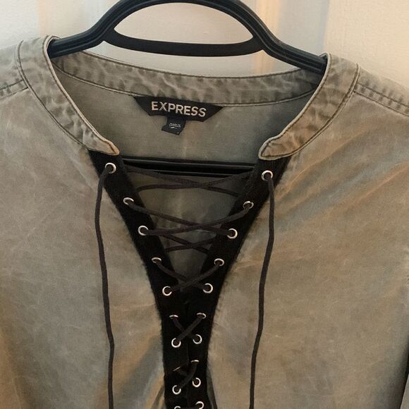 Gray Lace Up Express Blouse - Picture 5 of 7